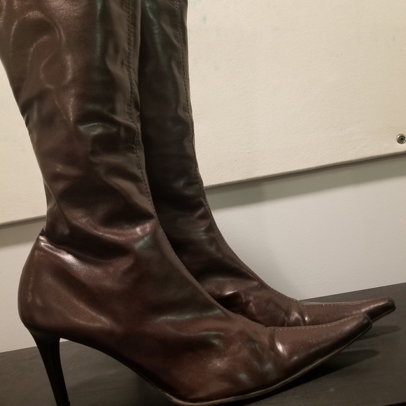 Boots - Picture 7 of 10